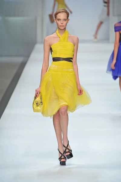 Look 3